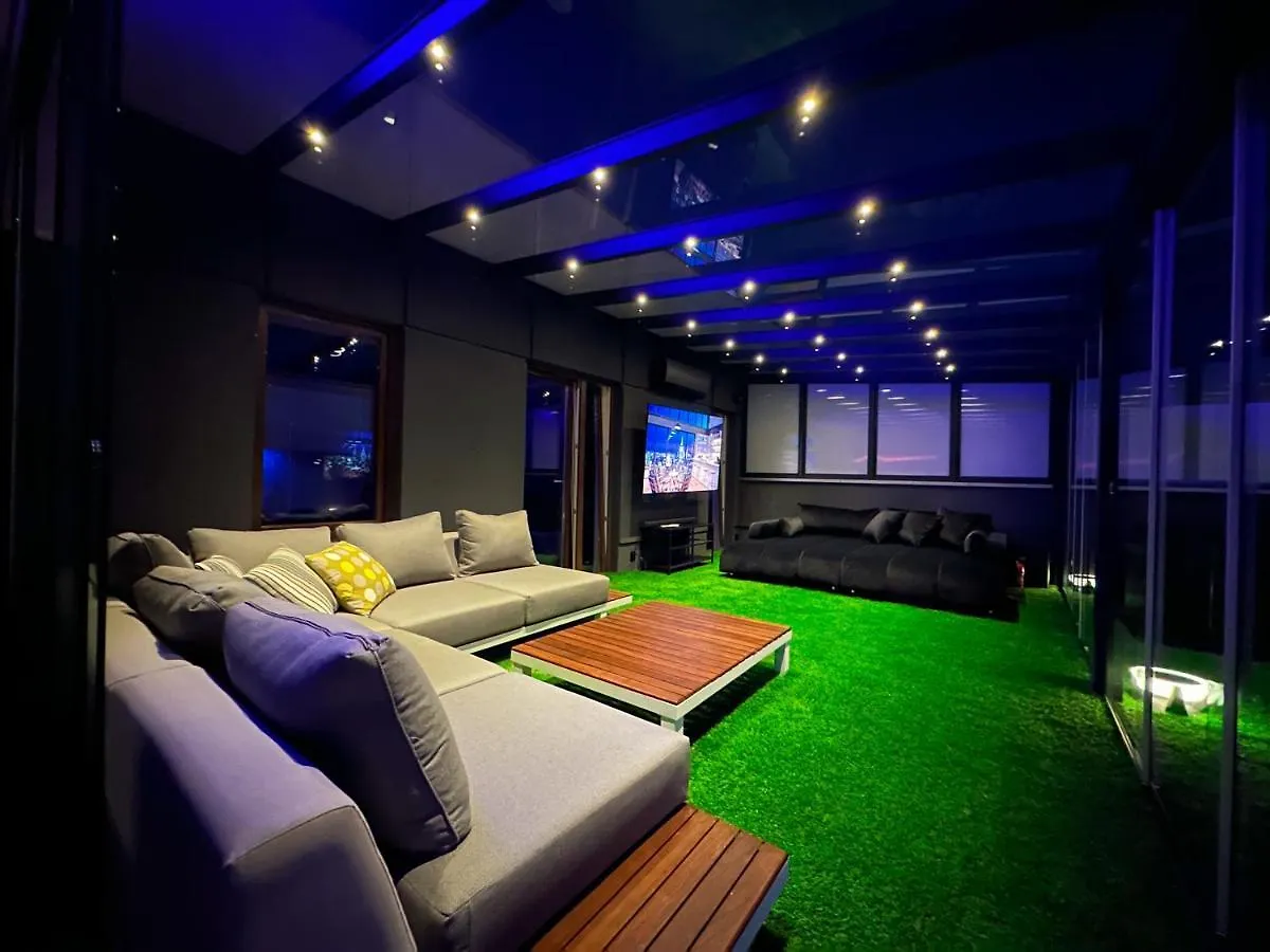 아파트 Luxury Apartament Z Duzym Tarasem - Park City 포즈난