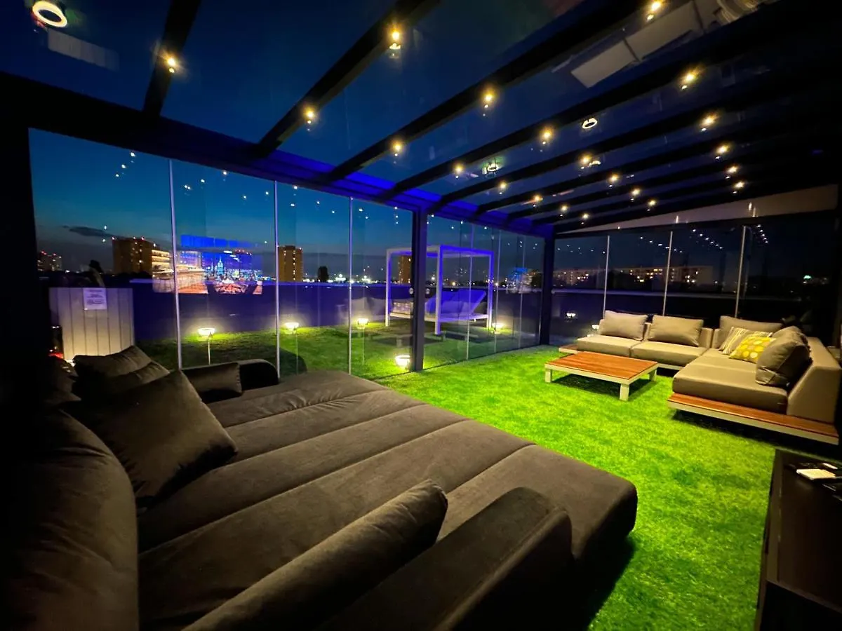 Luxury Apartament Z Duzym Tarasem - Park City 포즈난 0*,  폴란드