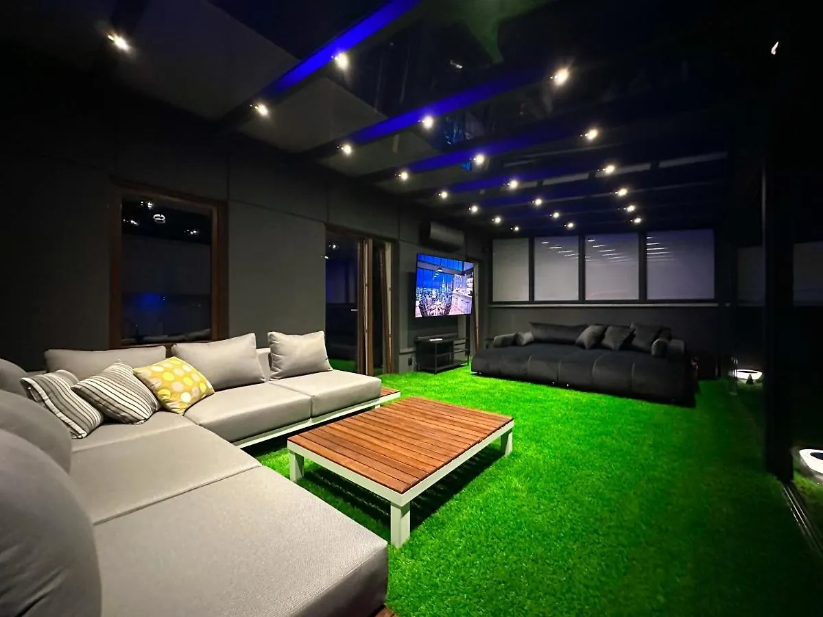 아파트 Luxury Apartament Z Duzym Tarasem - Park City 포즈난